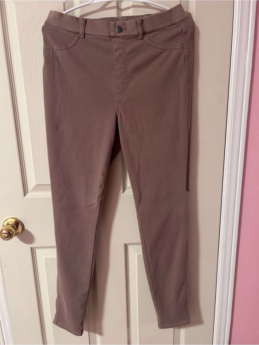 Uniqlo Women's Extra Stretch High Rise Leggings in Tan